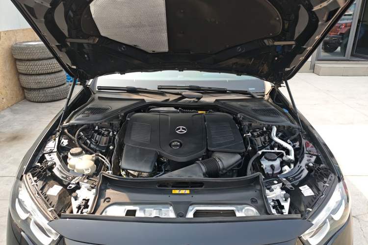 Used Mercedes-Benz E-Class 2025 E 300 L Luxury Model Engine Bay
