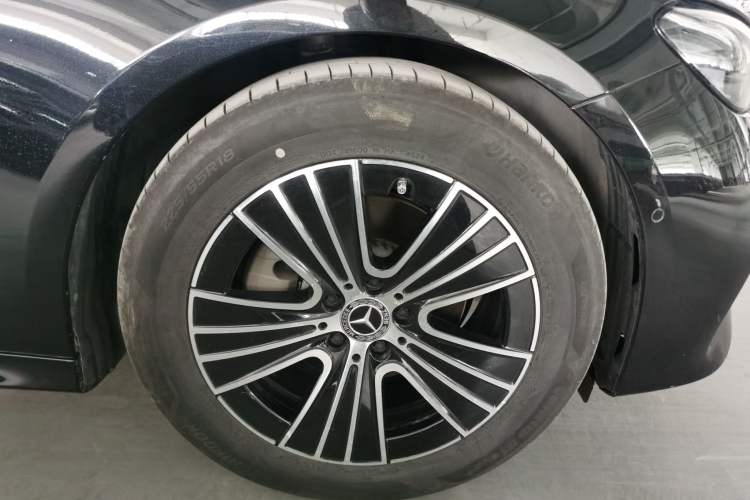Used Mercedes-Benz E-Class 2025 E 260 L Exterior 1