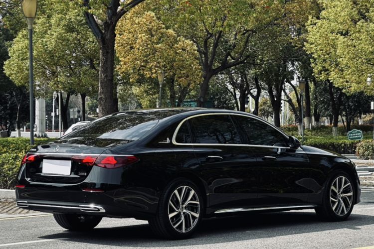 Used Mercedes-Benz E-Class 2025 Facelift E 300 L Fashion Edition Exterior 10