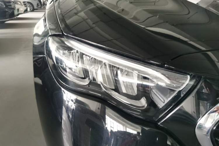 Used Mercedes-Benz E-Class 2025 E 260 L Exterior 2