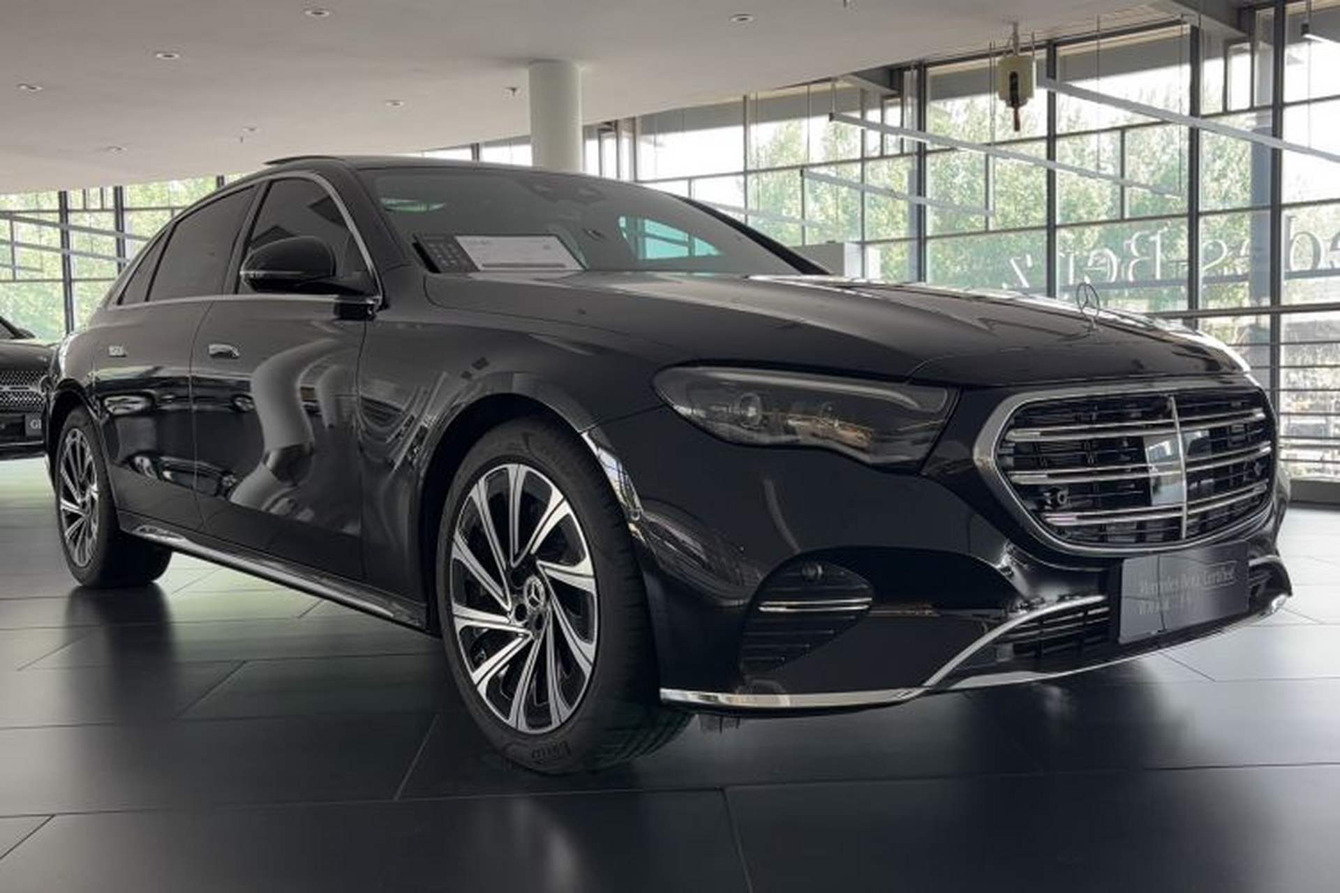 Used Mercedes-Benz E-Class 2025 E 300 L Luxury Model Exterior 2