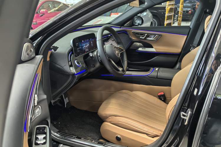 Used Mercedes-Benz E-Class 2025 Facelift E 300 L Fashion Edition Exterior 2