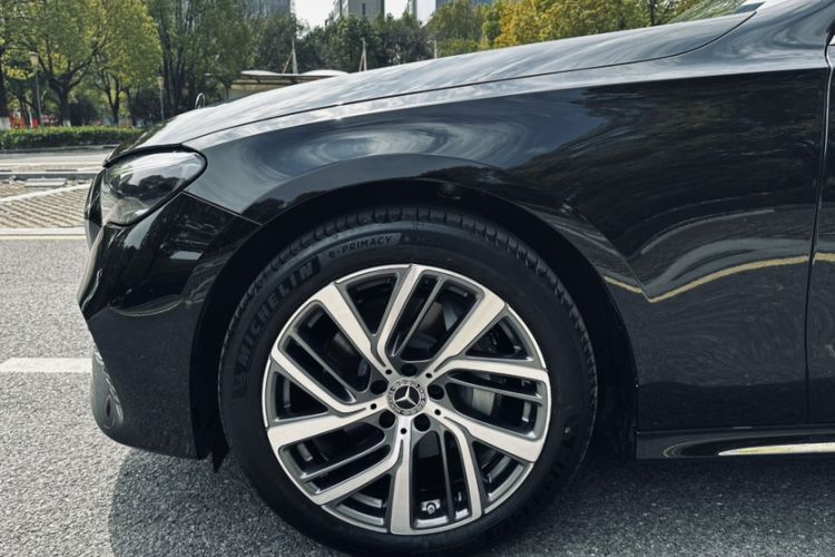 Used Mercedes-Benz E-Class 2025 Facelift E 300 L Fashion Edition Exterior 3