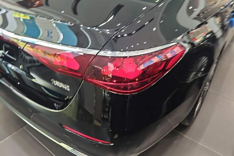 Used Mercedes-Benz E-Class 2025 Facelift E 300 L Fashion Edition Exterior 3