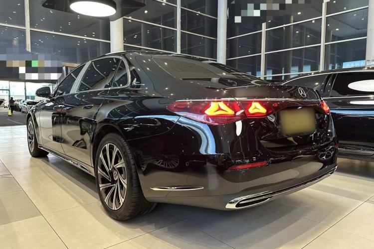 Used Mercedes-Benz E-Class 2025 E 300 L Luxury Model Exterior 3