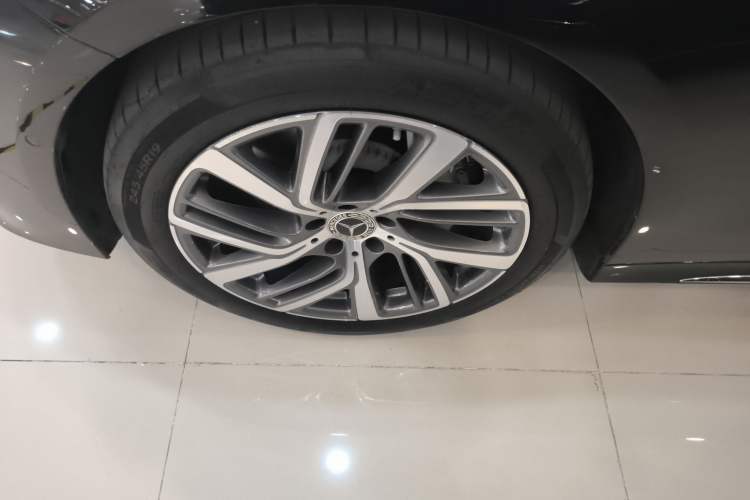 Used Mercedes-Benz E-Class 2025 E 300 L Stylish Model Exterior 3