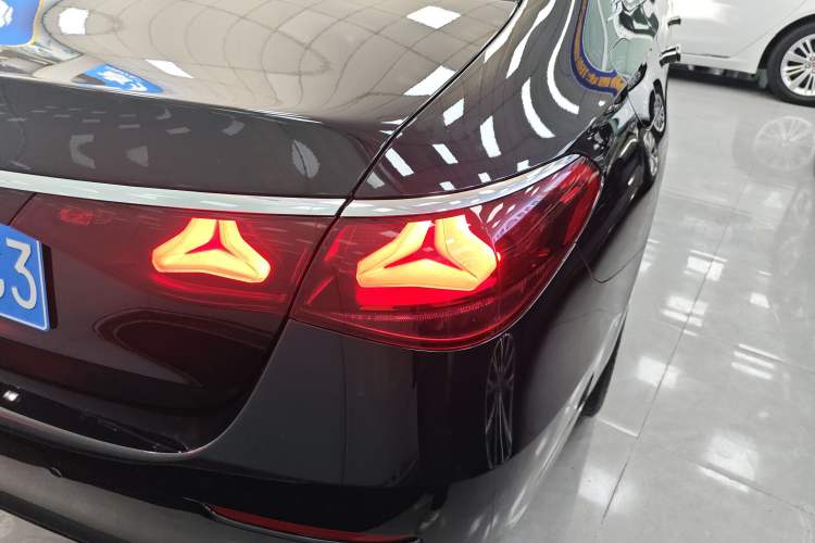 Used Mercedes-Benz E-Class 2025 E 260 L Exterior 3