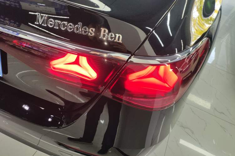 Used Mercedes-Benz E-Class 2025 E 260 L Exterior 3
