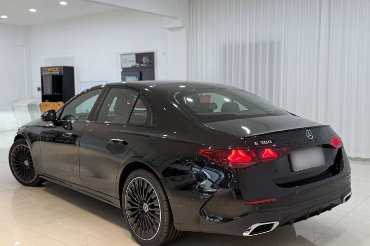 Used Mercedes-Benz E-Class 2025 Restyled E 300 Luxury Sport Edition Exterior 4