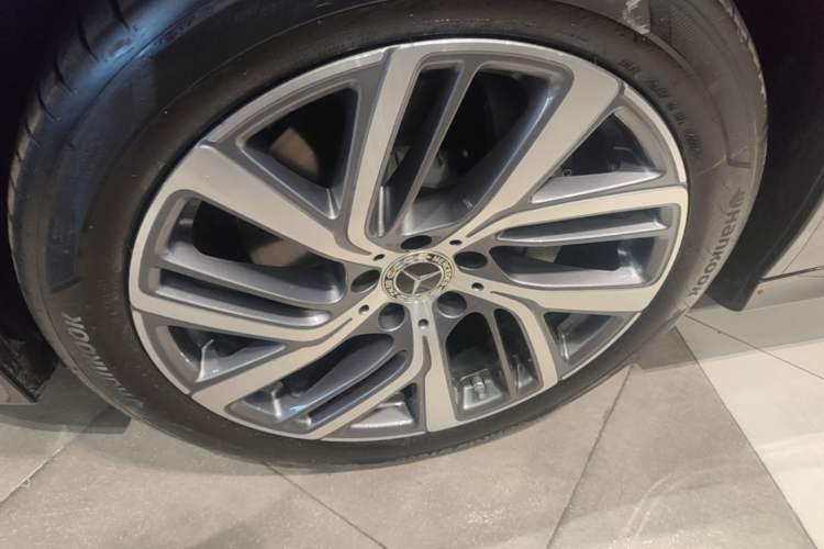 Used Mercedes-Benz E-Class 2025 E 300 L Stylish Model Exterior 4
