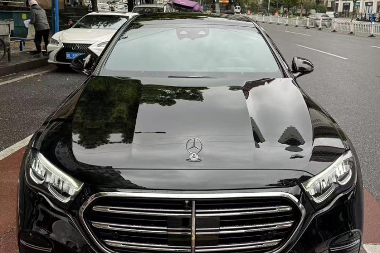 Used Mercedes-Benz E-Class 2025 E 300 L Luxury Model Exterior 4
