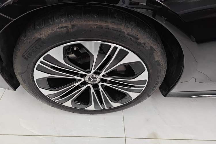 Used Mercedes-Benz E-Class 2025 Facelift E 300 L Luxury Edition Exterior 4