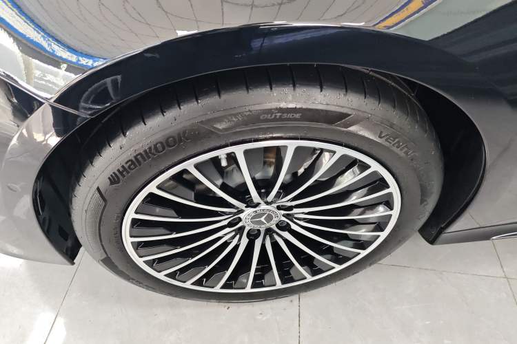 Used Mercedes-Benz E-Class 2025 E 260 L Exterior 4