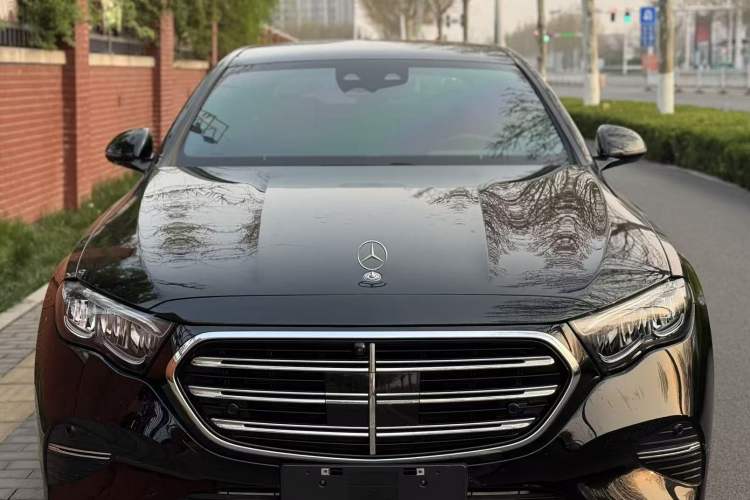Used Mercedes-Benz E-Class 2025 E 300 L Luxury Model Exterior 4