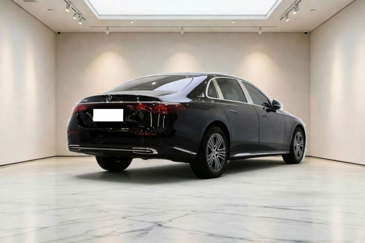 Used Mercedes-Benz E-Class 2025-Year Facelift E 260 L Exterior 5