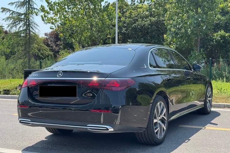 Used Mercedes-Benz E-Class 2025 Facelift E 300 L Fashion Edition Exterior 5