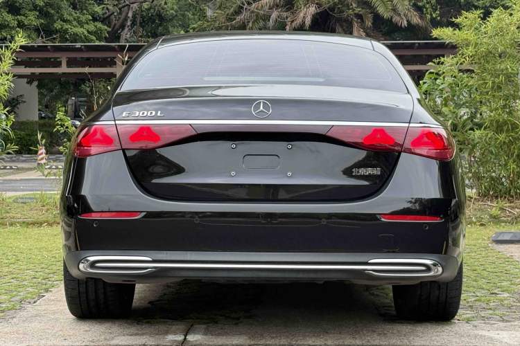 Used Mercedes-Benz E-Class 2025 E 300 L Luxury Model Exterior 5