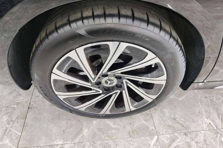 Used Mercedes-Benz E-Class 2025 Facelift E 300 L Luxury Edition Exterior 5
