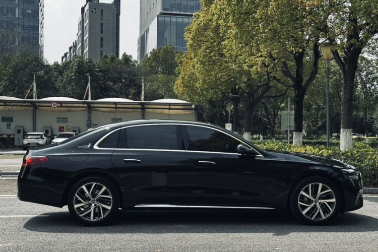Used Mercedes-Benz E-Class 2025 Facelift E 300 L Fashion Edition Exterior 6