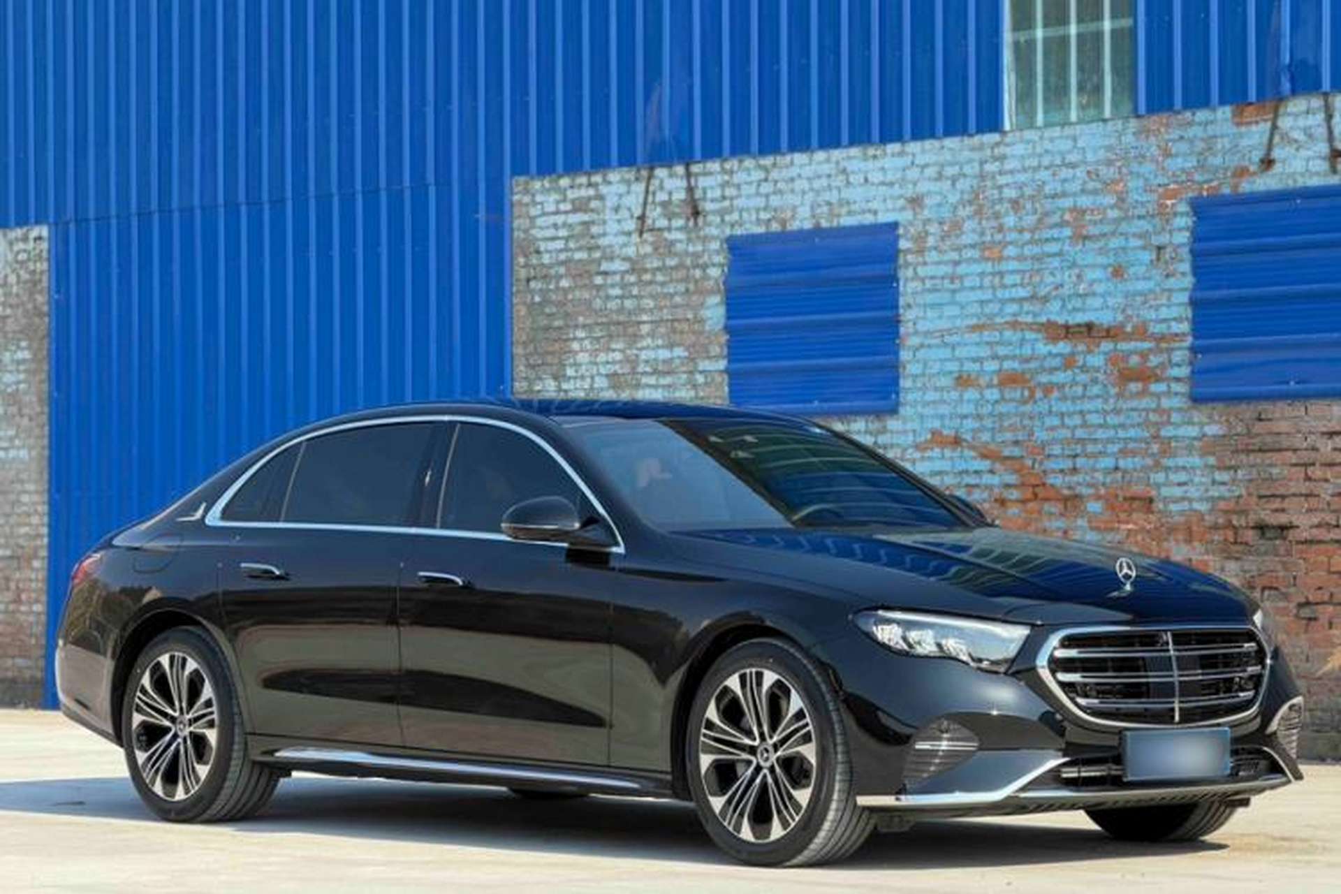 Used Mercedes-Benz E-Class 2025 Facelift E 300 L Luxury Edition Exterior 6