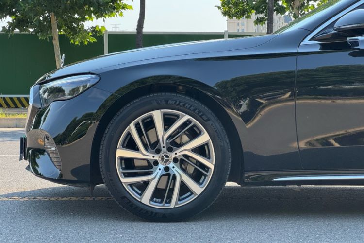 Used Mercedes-Benz E-Class 2025 E 300 L Stylish Model Exterior 7