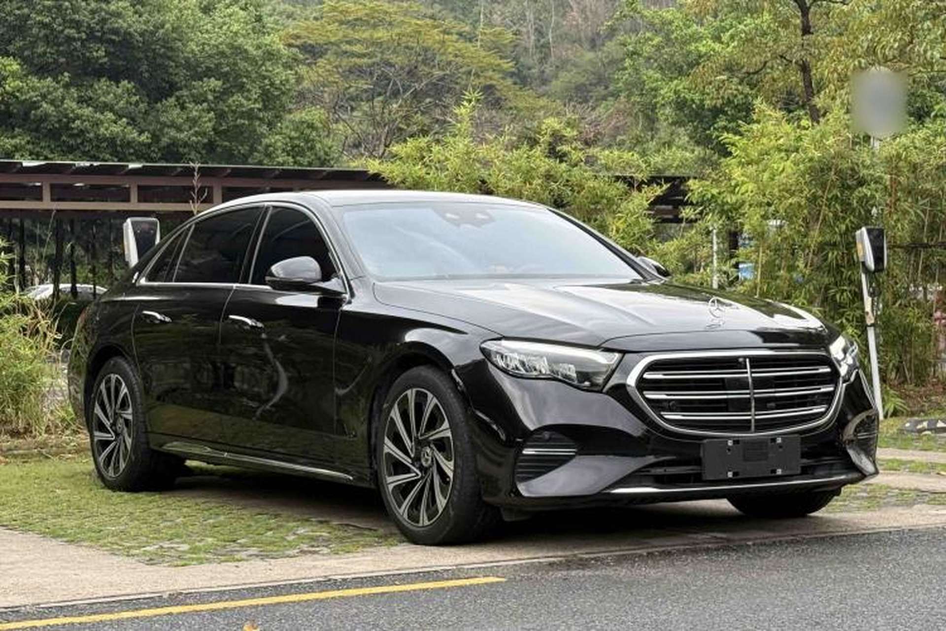 Used Mercedes-Benz E-Class 2025 E 300 L Luxury Model Exterior 7