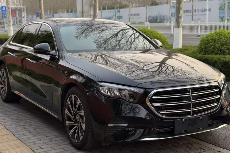 Used Mercedes-Benz E-Class 2025 E 300 L Luxury Model Exterior 7