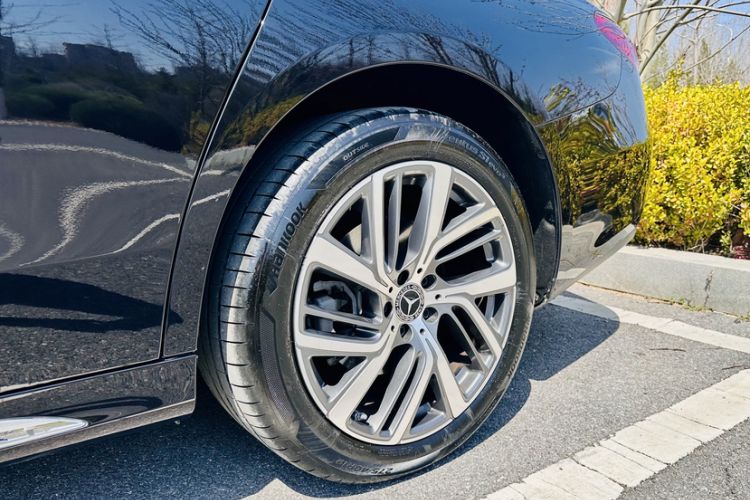 Used Mercedes-Benz E-Class 2025 E 300 L Stylish Model Exterior 8