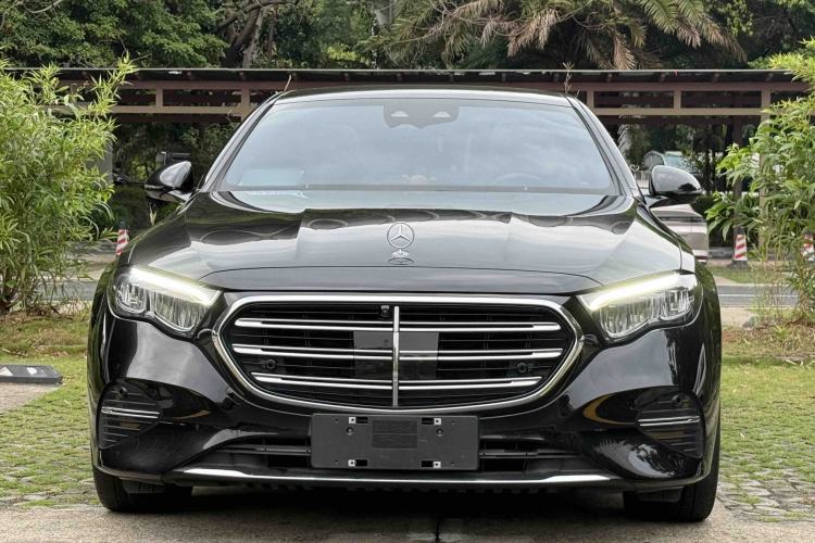 Used Mercedes-Benz E-Class 2025 E 300 L Luxury Model Exterior 9