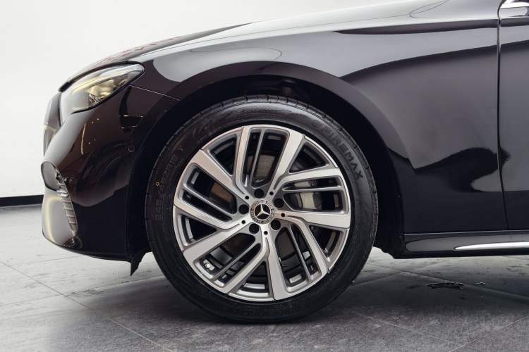 Used Mercedes-Benz E-Class 2025 E 300 L Stylish Model Exterior 9