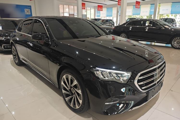 Used Mercedes-Benz E-Class 2025 E 300 L Luxury Model Front Right 45 Deg