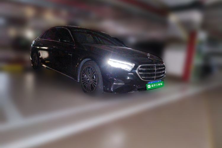 Used Mercedes-Benz E-Class 2025-Year Facelift E 260 L Front Right 45 Deg