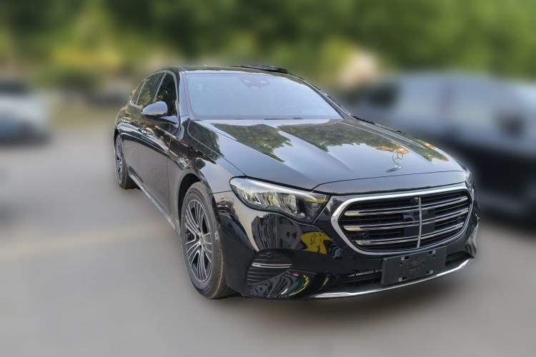 Used Mercedes-Benz E-Class 2025 E 260 L Front Right 45 Deg