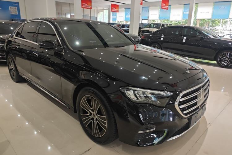 Used Mercedes-Benz E-Class 2025-Year Facelift E 260 L Front Right 45 Deg