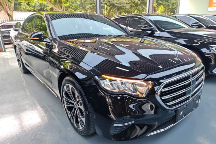 Used Mercedes-Benz E-Class 2025 Facelift E 300 L Luxury Edition Front Right 45 Deg