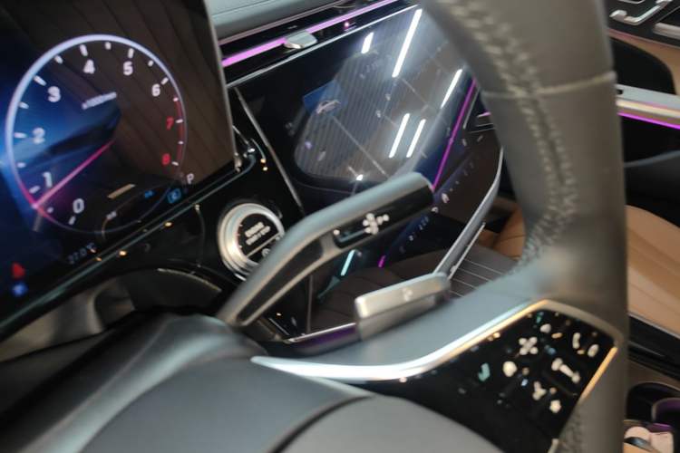 Used Mercedes-Benz E-Class 2025 Facelift E 300 L Luxury Edition Gear Lever