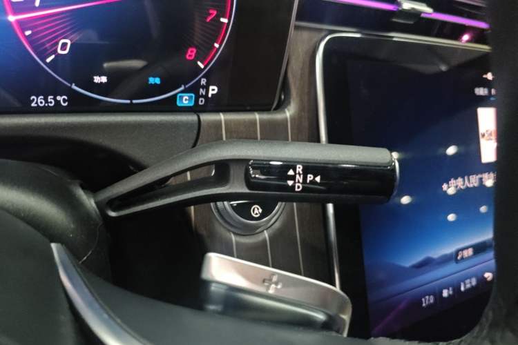 Used Mercedes-Benz E-Class 2025 Facelift E 300 L Fashion Edition Gear Lever