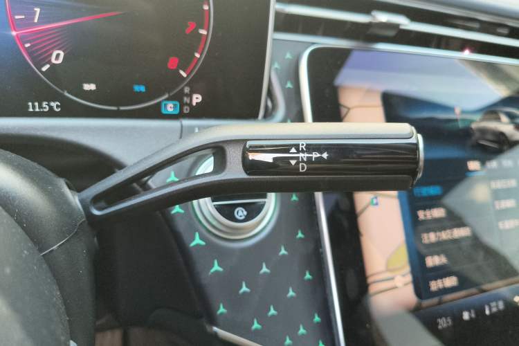Used Mercedes-Benz E-Class 2025 Facelift E 300 L Fashion Edition Gear Lever