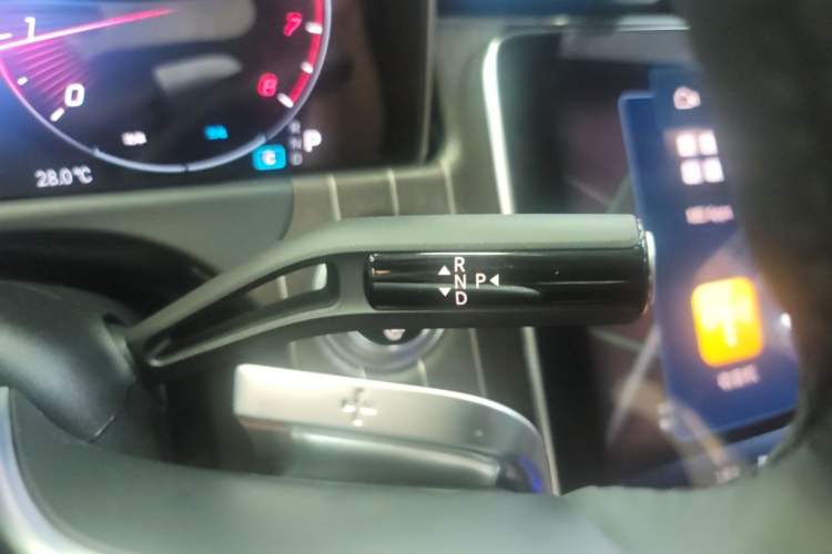 Used Mercedes-Benz E-Class 2025 Facelift E 300 L Fashion Edition Gear Lever