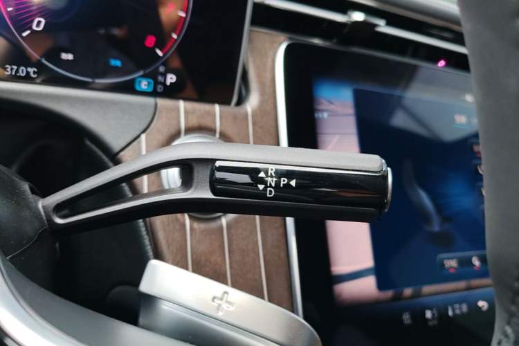 Used Mercedes-Benz E-Class 2025 Facelift E 300 L Fashion Edition Gear Lever