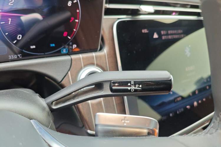 Used Mercedes-Benz E-Class 2025 E 300 L Stylish Model Gear Lever