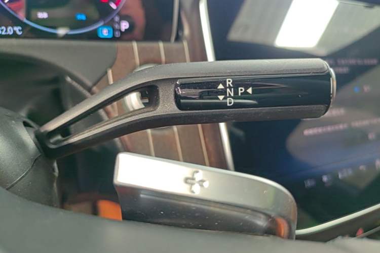 Used Mercedes-Benz E-Class 2025 E 300 L Stylish Model Gear Lever