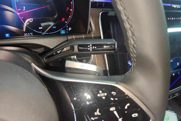 Used Mercedes-Benz E-Class 2025 Facelift E 300 L Fashion Edition Gear Lever