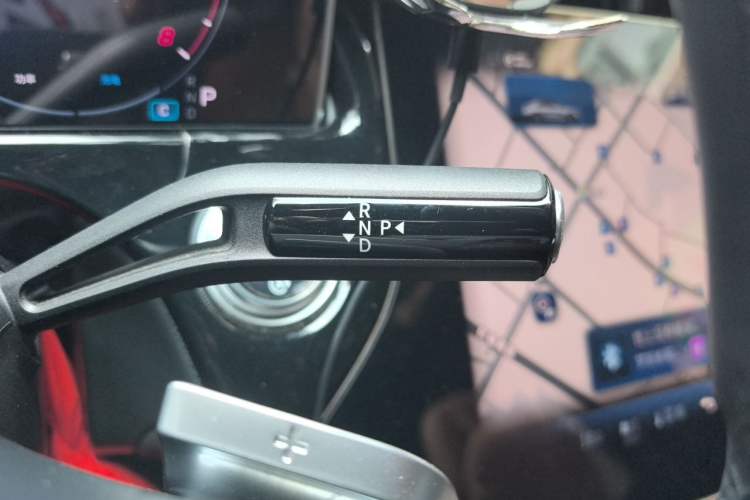 Used Mercedes-Benz E-Class 2025 Facelift E 300 L Luxury Edition Gear Lever