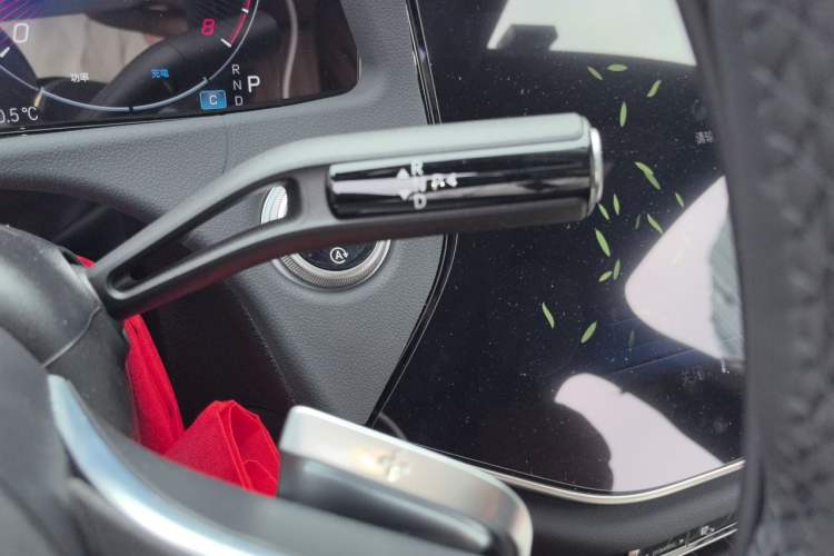 Used Mercedes-Benz E-Class 2025 Facelift E 300 L Luxury Edition Gear Lever