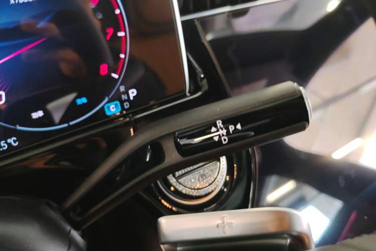 Used Mercedes-Benz E-Class 2025 E 300 L Luxury Model Gear Lever