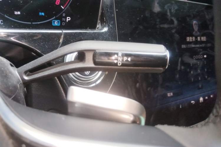 Used Mercedes-Benz E-Class 2025 Facelift E 300 L Luxury Edition Gear Lever