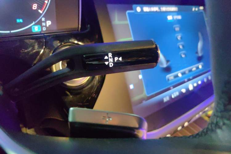 Used Mercedes-Benz E-Class 2025 E 300 L Luxury Model Gear Lever
