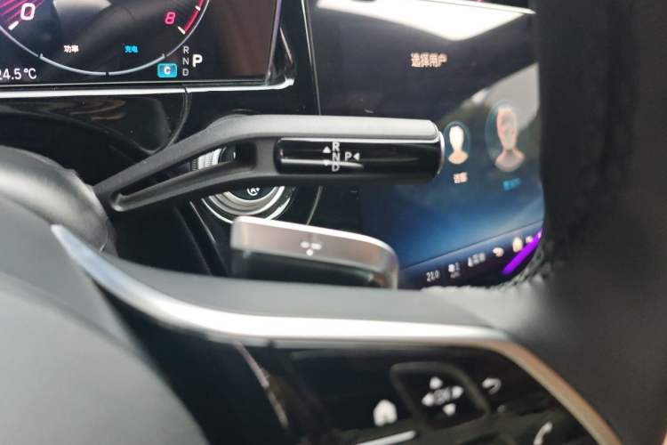 Used Mercedes-Benz E-Class 2025 Facelift E 300 L Premium Edition Gear Lever