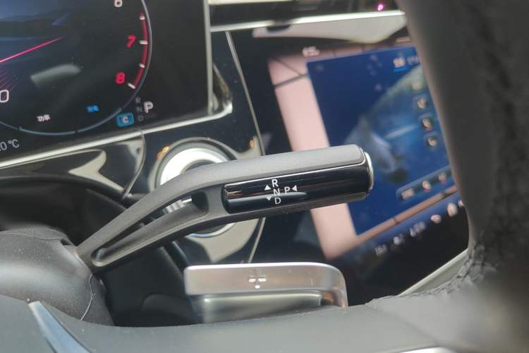 Used Mercedes-Benz E-Class 2025 E 300 L Luxury Model Gear Lever